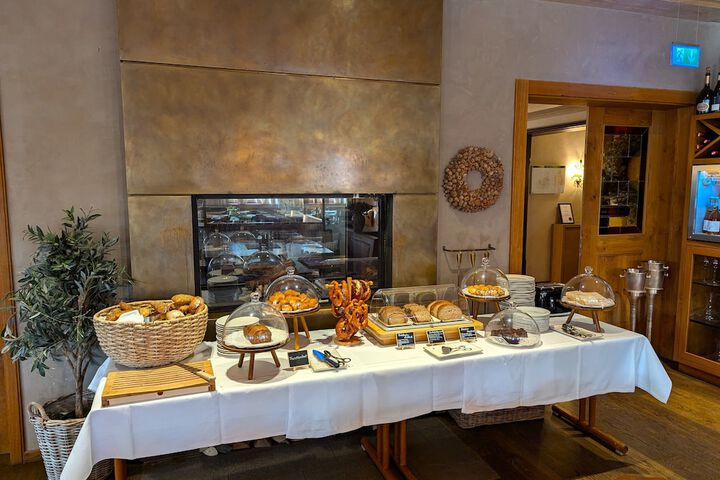 Breakfast/Coffee Service 36 of 86