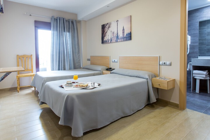 Room 3 of 39