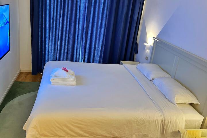 Room 14 of 45