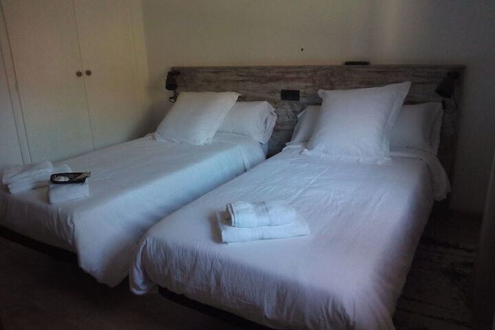 Room 1 of 7