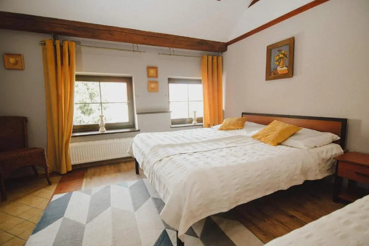 Room 2 of 13