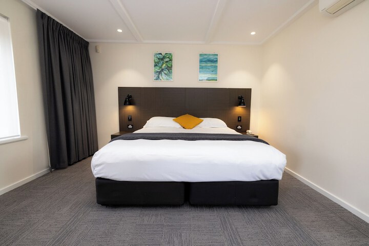 Room 8 of 68