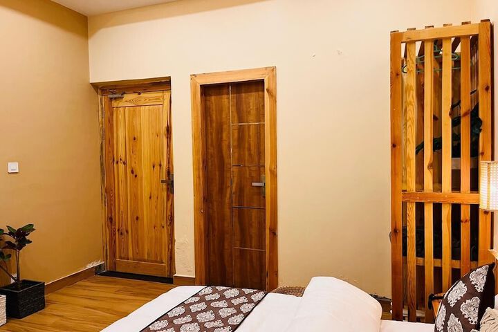 Room 9 of 73