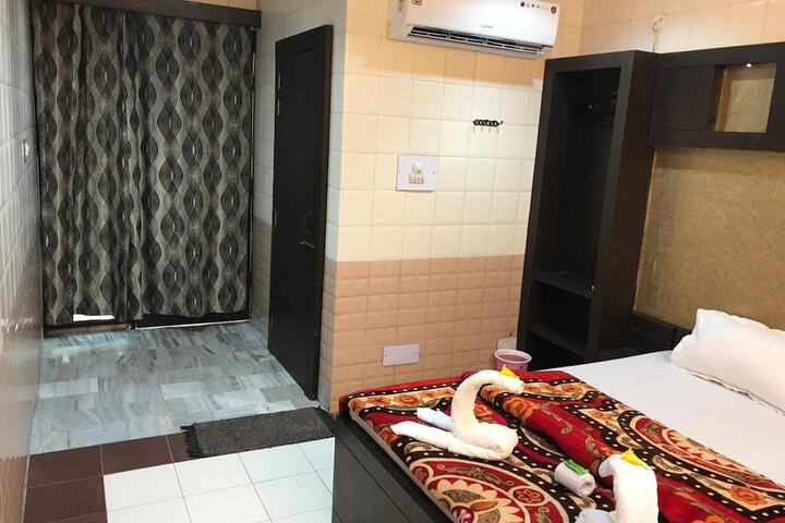 Room 14 of 48