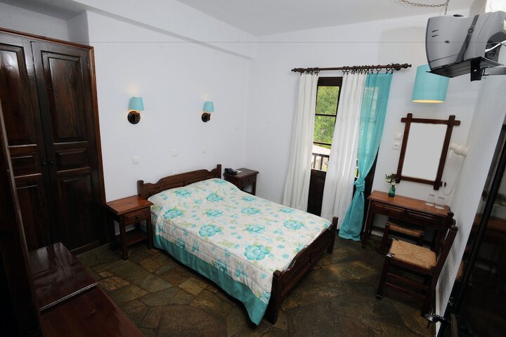 Room 5 of 47