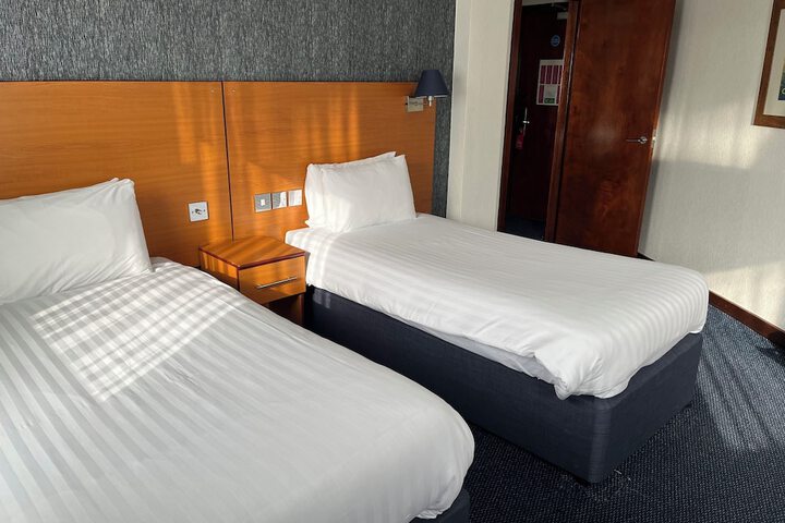 Room 52 of 102
