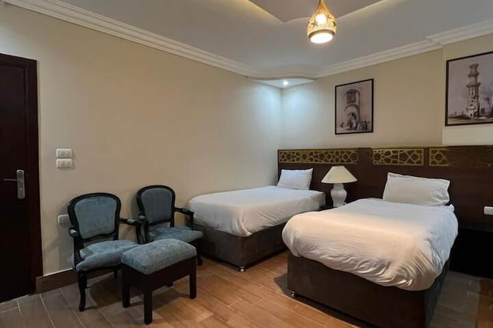 Room 46 of 177