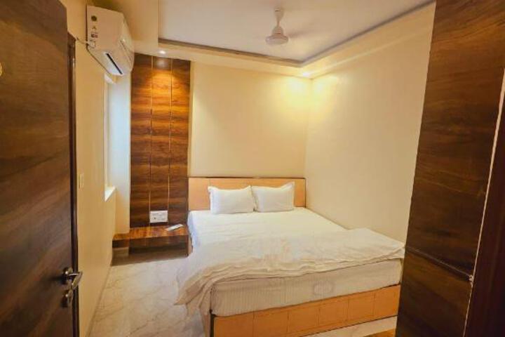 Hotel R R
