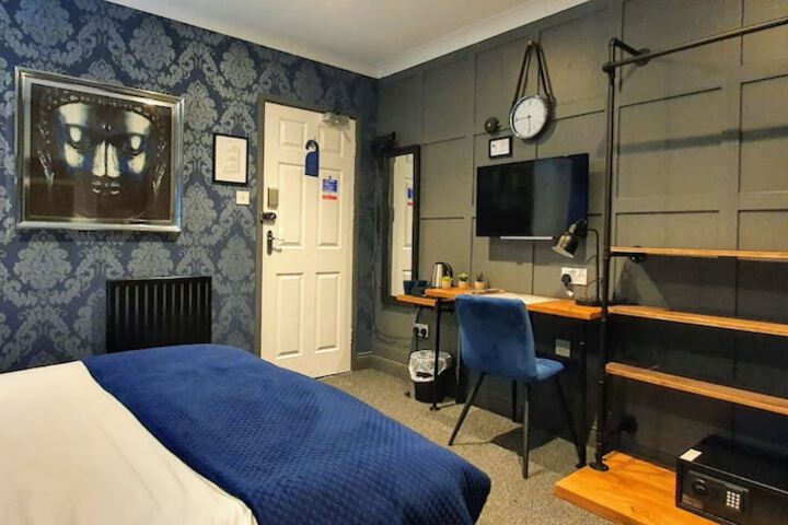 Room 25 of 130
