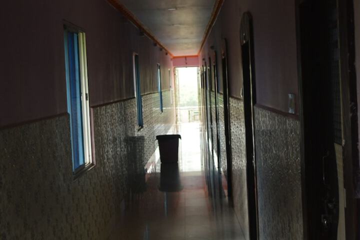 Room 67 of 94