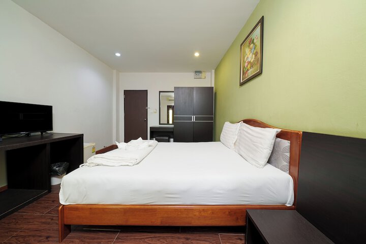 Room 32 of 58