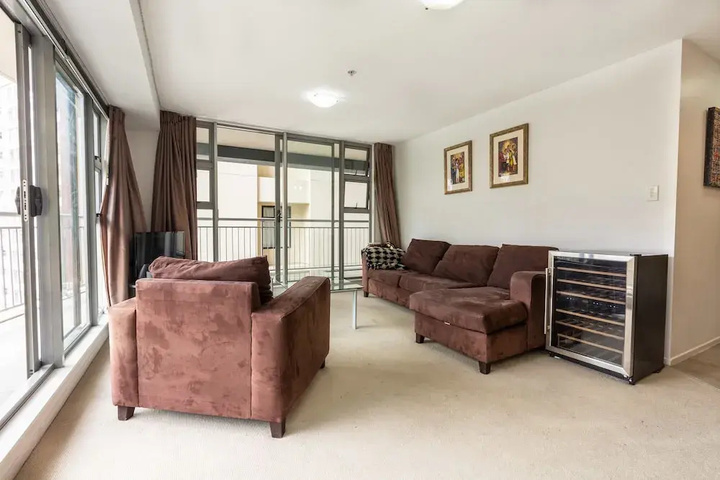 Room 5 of 18