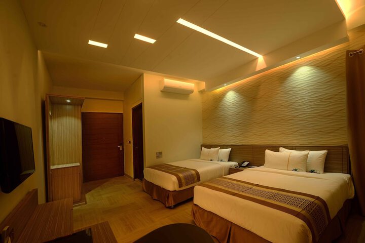 Room 15 of 19