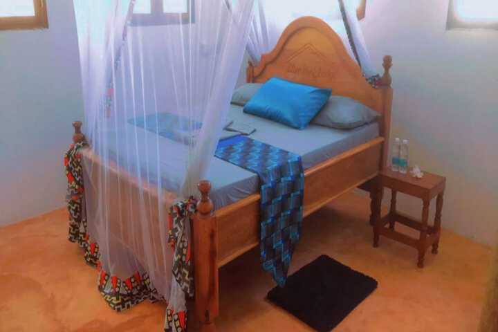 Room 6 of 25
