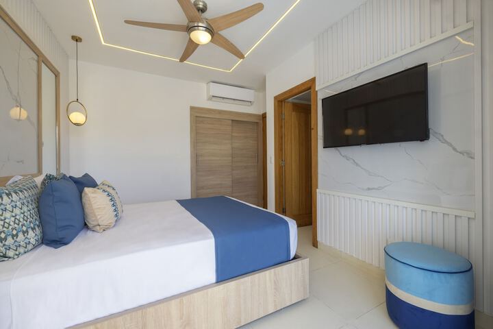 Room 2 of 47