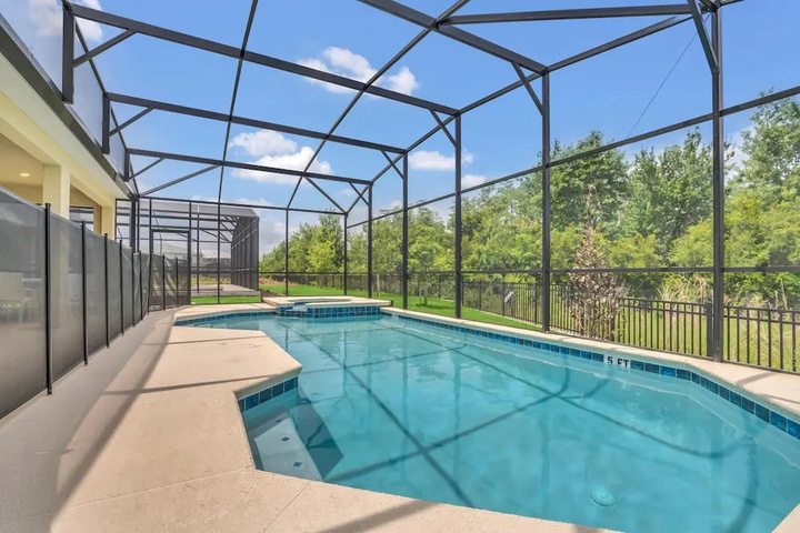 Pool 15 of 26