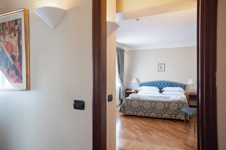 Room 14 of 76