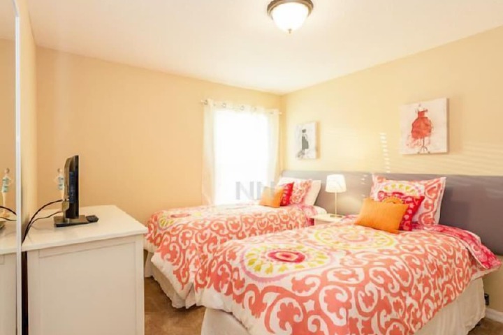 Room 5 of 19