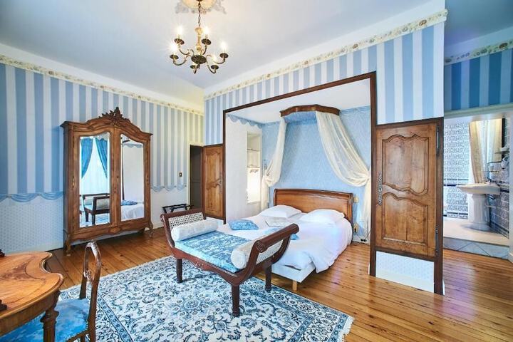 Room 19 of 70