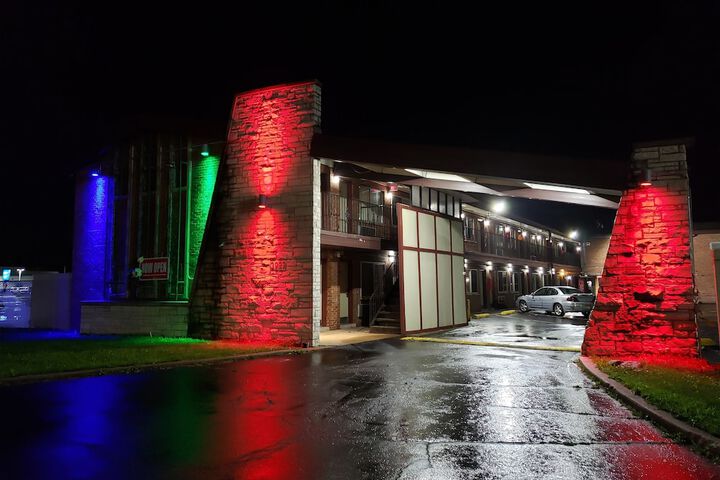 Exterior of Welcome Inn & Suites - Lyons