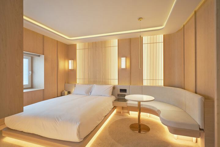 Room 49 of 142