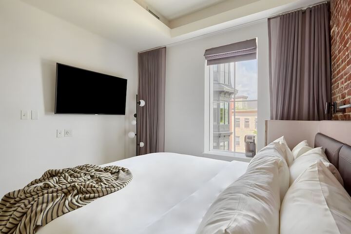 Room 8 of 47