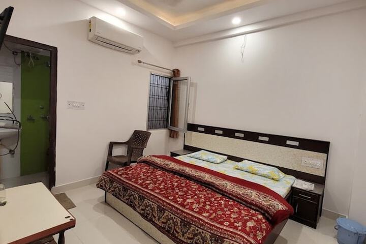 Room 4 of 19