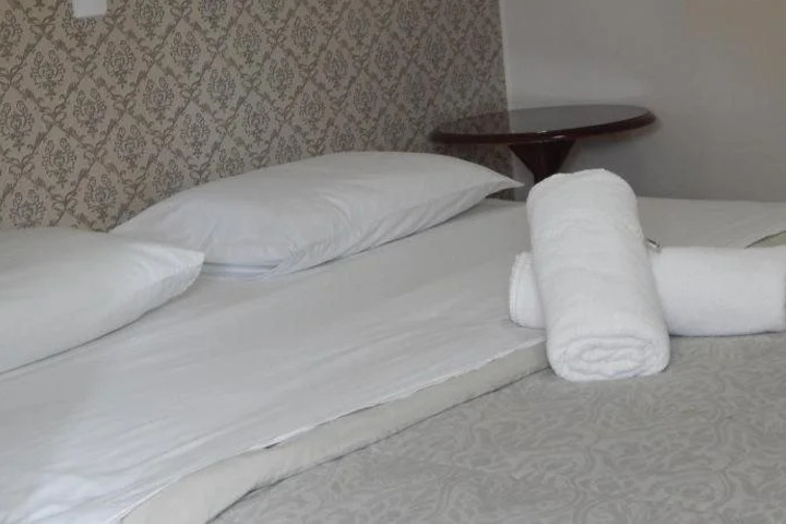 Room 2 of 12