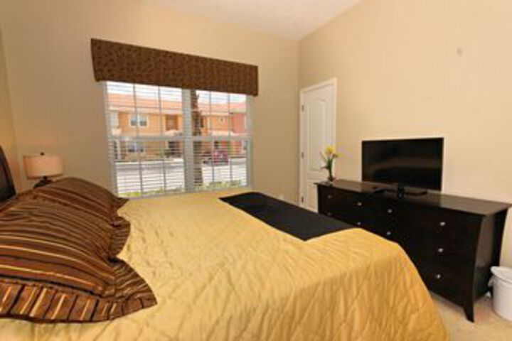 Room 6 of 19