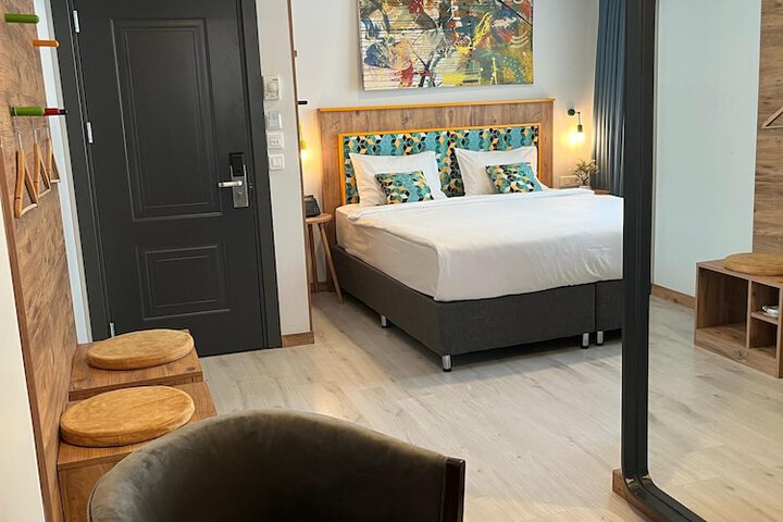 Room 34 of 67