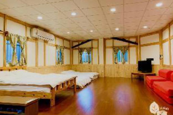 Room 14 of 23