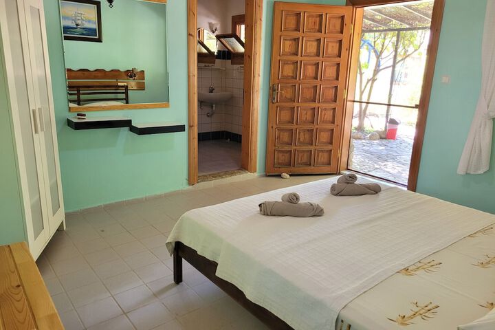 Room 16 of 33