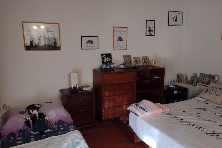 Room 9 of 34