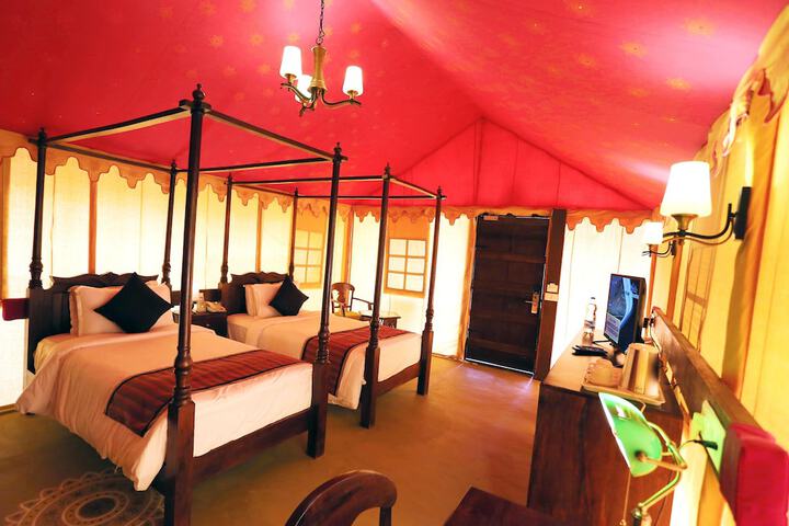 Room 4 of 64