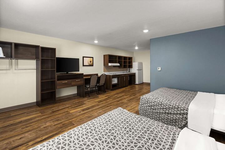 1 Queen Bed Suite (21 of 21)
