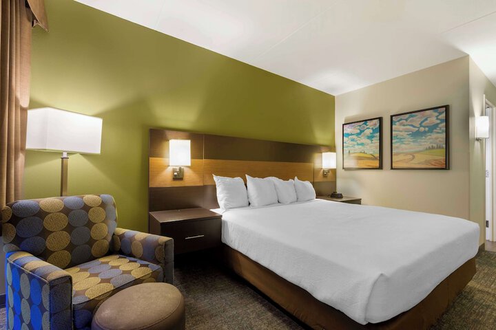 Room 10 of 32