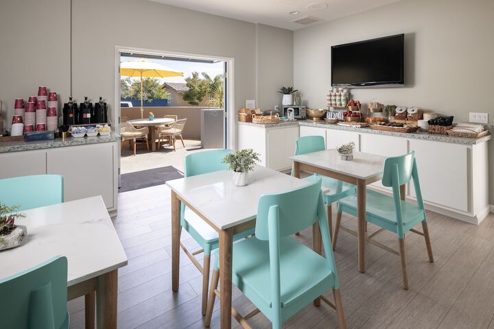 Breakfast area