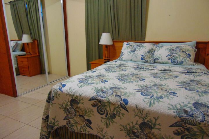 Room 15 of 193