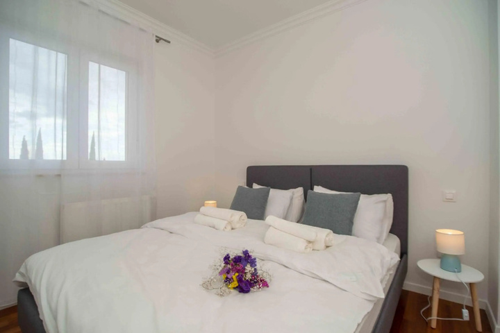Room 4 of 23