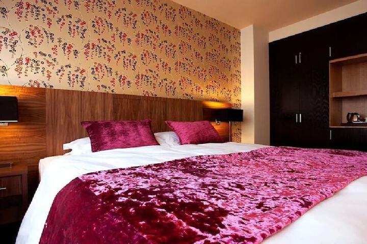 Room 12 of 32