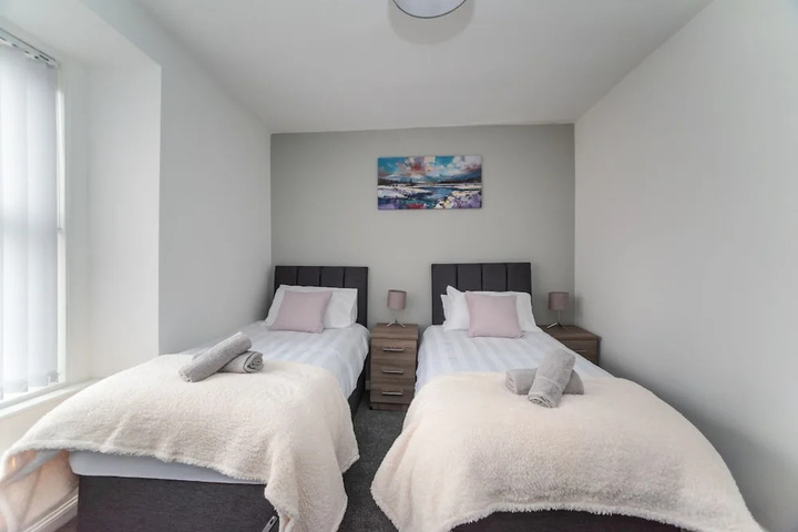 Room 2 of 13