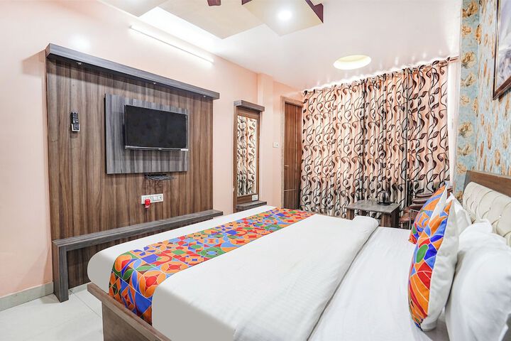 Room 11 of 22