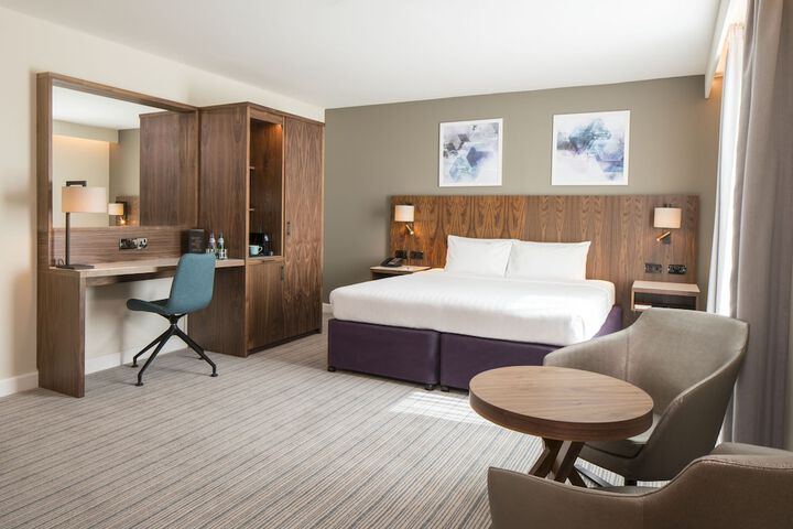 Room 4 of 37
