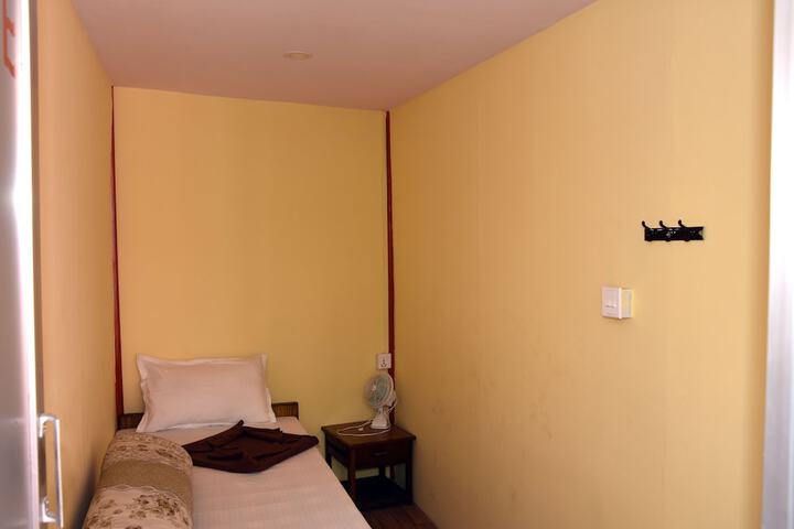 Room 5 of 49