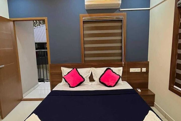Room 2 of 20