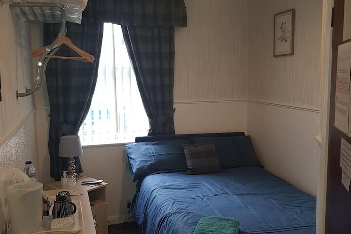 Room 11 of 93