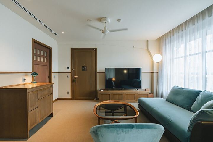 Room 55 of 106