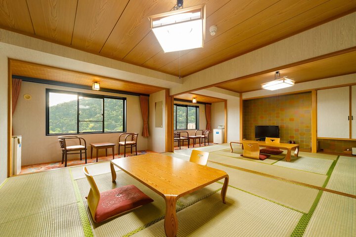 Room 52 of 190