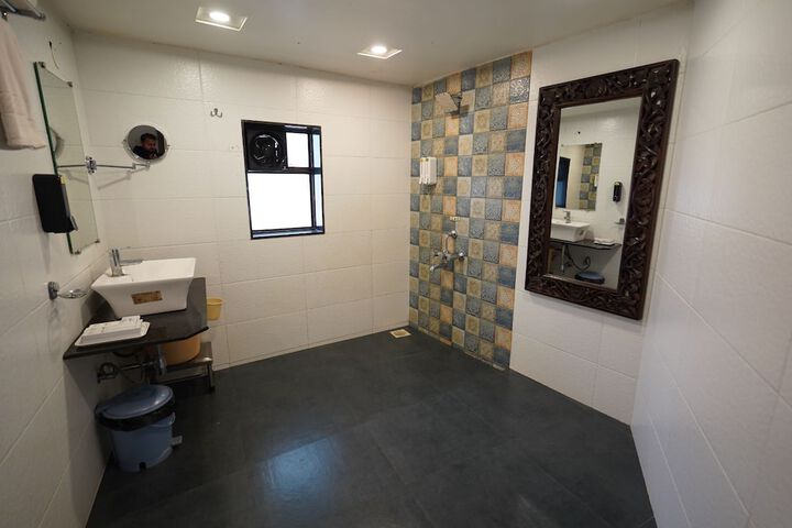 Room 60 of 152