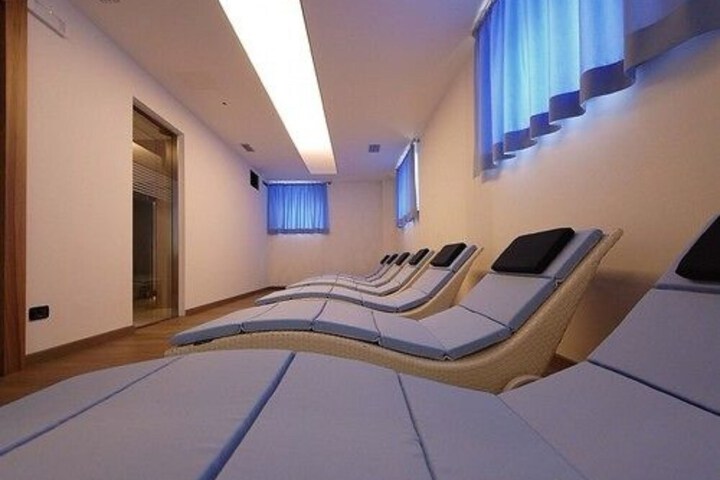 Room 27 of 50